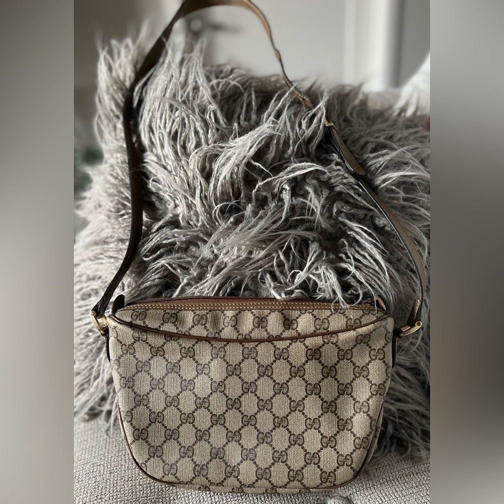 Gucci Brown GG Canvas Shoulder Bag - Picture 2 of 12